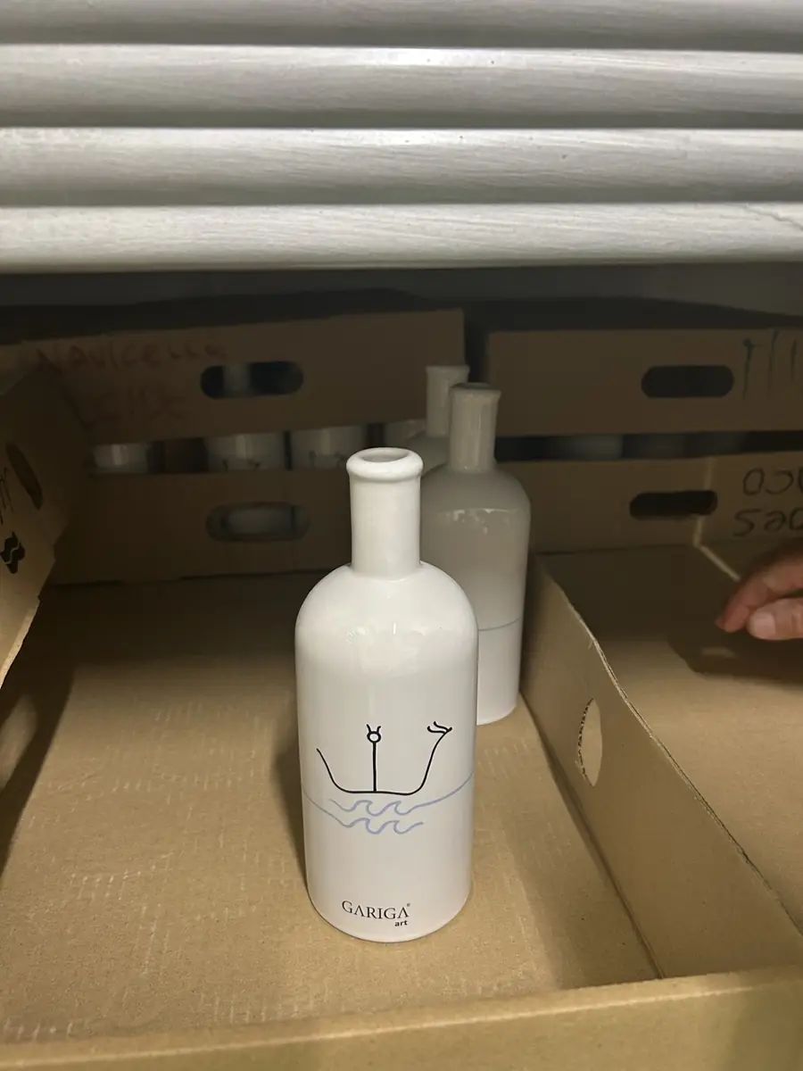 Gariga Art ceramic bottle design